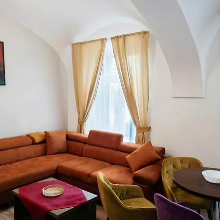 Alma Downtown Apartmán *