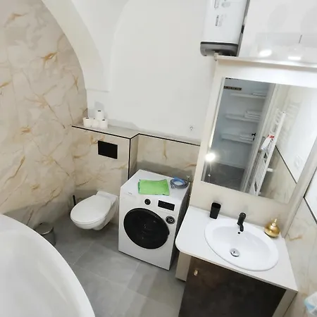 Alma Downtown Apartmán *